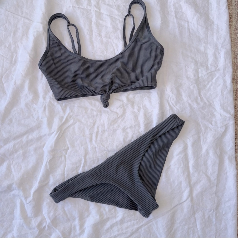 FRANKIES BIKINI GREY GREER TOP xs AND BOTTOM m